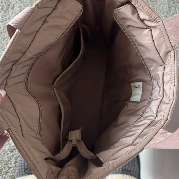 Vuori V 1 Convertible Tote to Backpack 2.0 - Picture 3 of 8